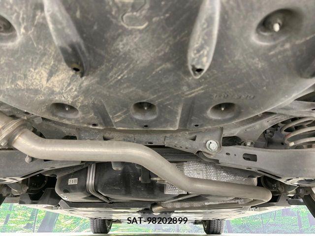 Toyota CAMRY HYBRID 2017-08 6814127-18