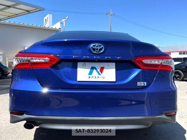 Toyota CAMRY HYBRID 2019-07 6814125-14