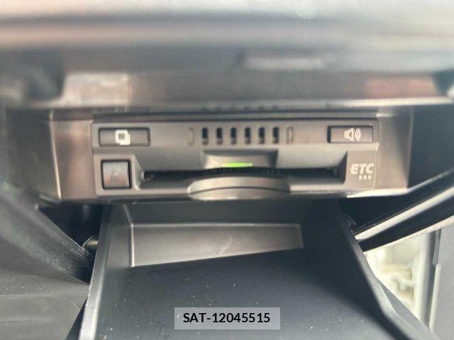 Toyota CAMRY HYBRID 2019-03 6902947-15