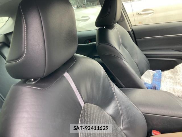 Toyota CAMRY HYBRID 2019-06 6902957-14