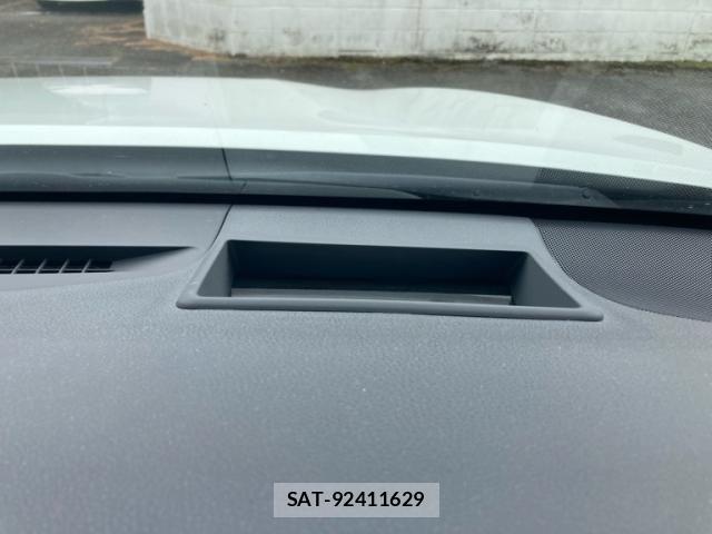 Toyota CAMRY HYBRID 2019-06 6902957-18