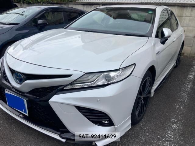 Toyota CAMRY HYBRID 2019-06 6902957-1