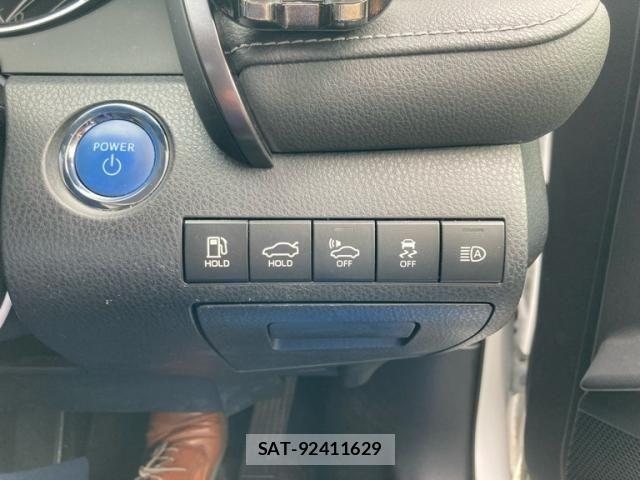 Toyota CAMRY HYBRID 2019-06 6902957-19