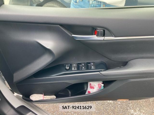 Toyota CAMRY HYBRID 2019-06 6902957-20