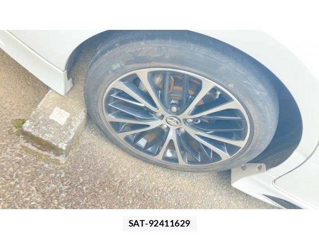 Toyota CAMRY HYBRID 2019-06 6902957-27