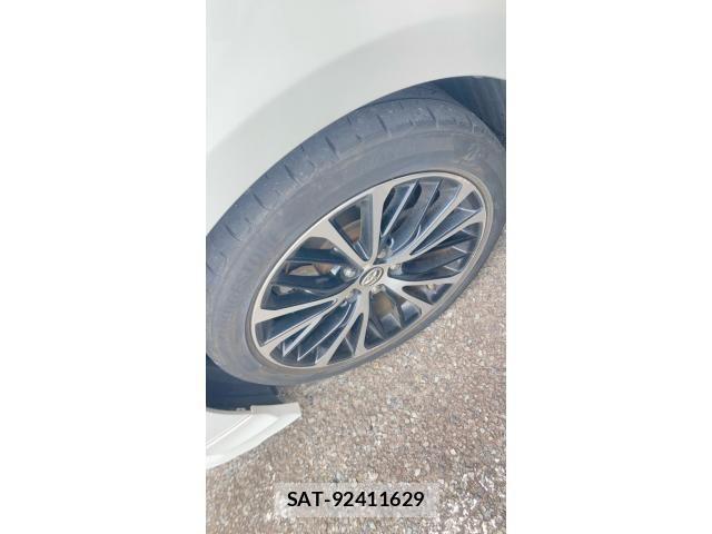 Toyota CAMRY HYBRID 2019-06 6902957-29