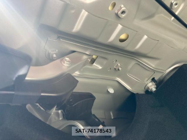 Toyota CAMRY HYBRID 2017-10 6991320-10