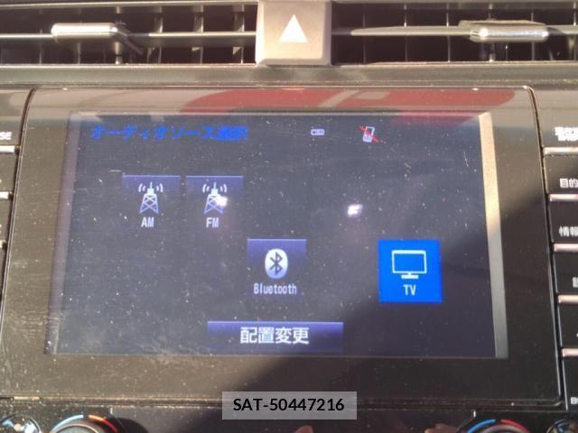Toyota CAMRY HYBRID 2019-06 6991310-16