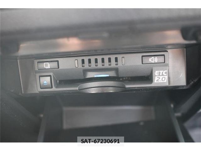 Toyota CAMRY HYBRID 2021-03 7057801-4