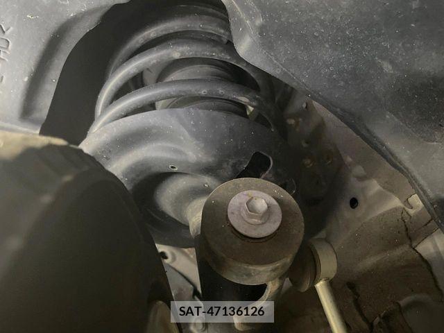 Toyota CAMRY HYBRID 2018-03 7057805-19