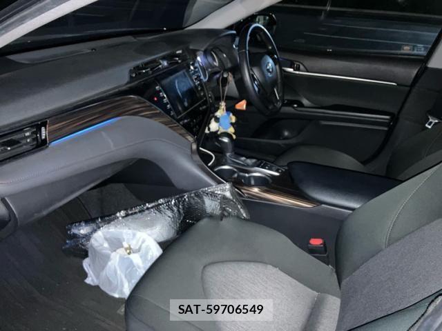 Toyota CAMRY HYBRID 2017-10 7057808-9