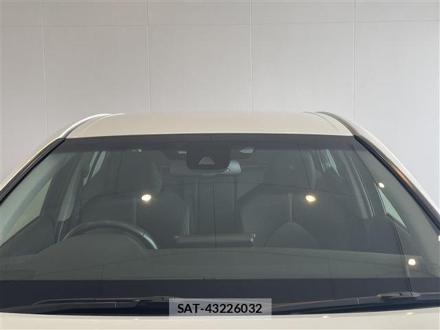 Toyota CAMRY HYBRID 2021-04 7215726-12