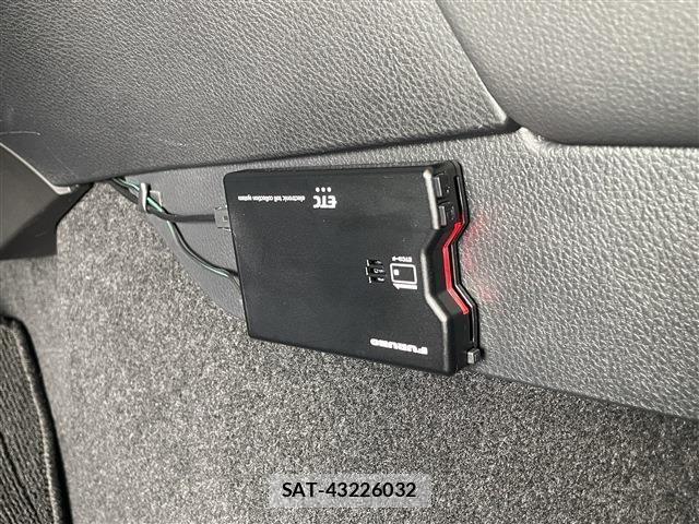 Toyota CAMRY HYBRID 2021-04 7215726-20