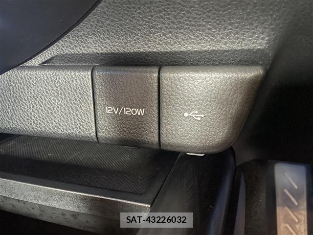 Toyota CAMRY HYBRID 2021-04 7215726-23