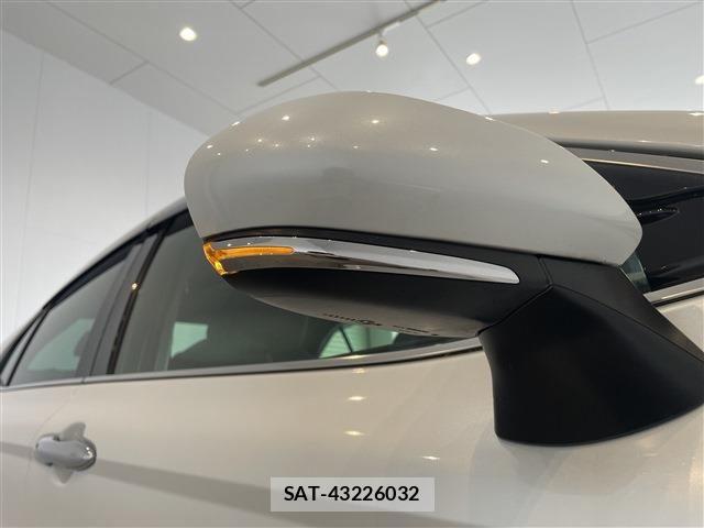 Toyota CAMRY HYBRID 2021-04 7215726-26