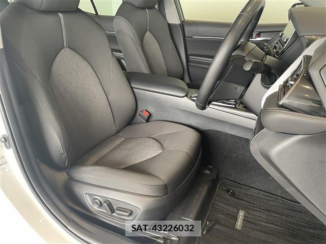 Toyota CAMRY HYBRID 2021-04 7215726-29