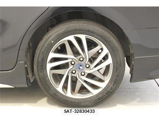 Toyota CAMRY HYBRID 2017-08 7215678-23