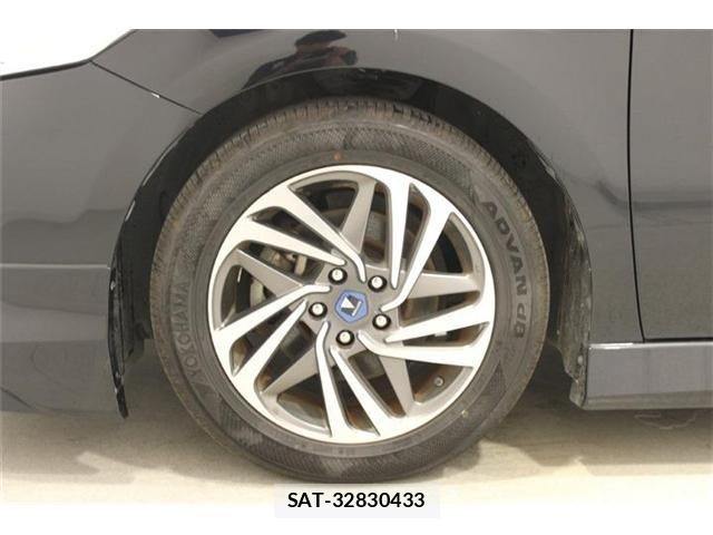 Toyota CAMRY HYBRID 2017-08 7215678-24