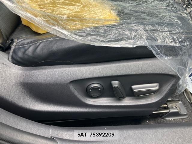 Toyota CAMRY HYBRID 2019-05 7215700-18