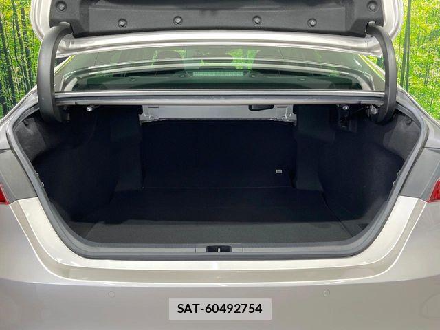 Toyota CAMRY HYBRID 2017-09 7215686-9