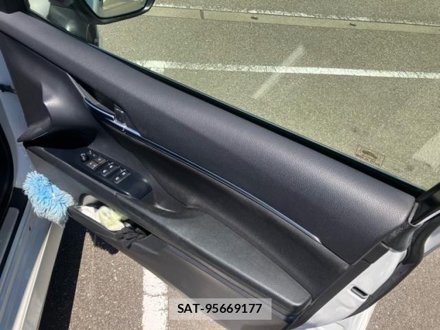 Toyota CAMRY HYBRID 2017-11 7215685-10