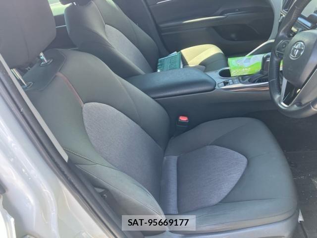 Toyota CAMRY HYBRID 2017-11 7215685-11
