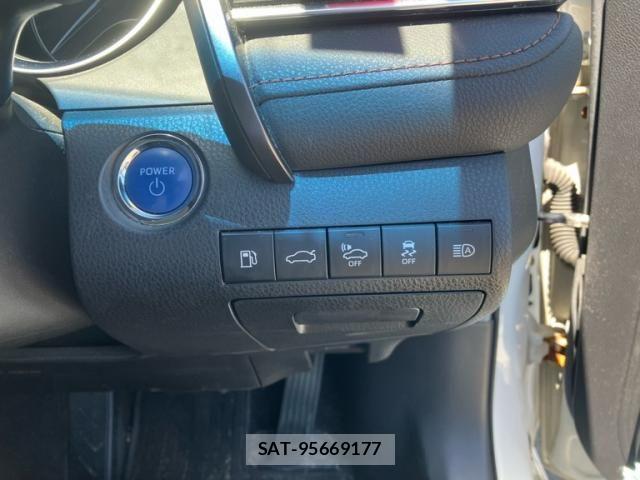 Toyota CAMRY HYBRID 2017-11 7215685-12