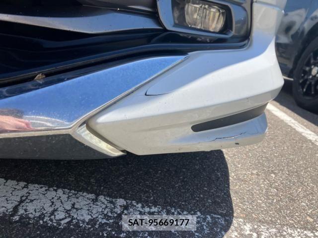 Toyota CAMRY HYBRID 2017-11 7215685-3