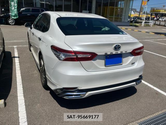 Toyota CAMRY HYBRID 2017-11 7215685-7