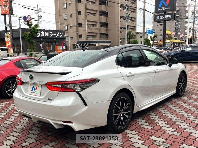 Toyota CAMRY HYBRID 2021-06 7215724-16