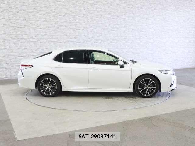 Toyota CAMRY HYBRID 2020-10 7215714-13