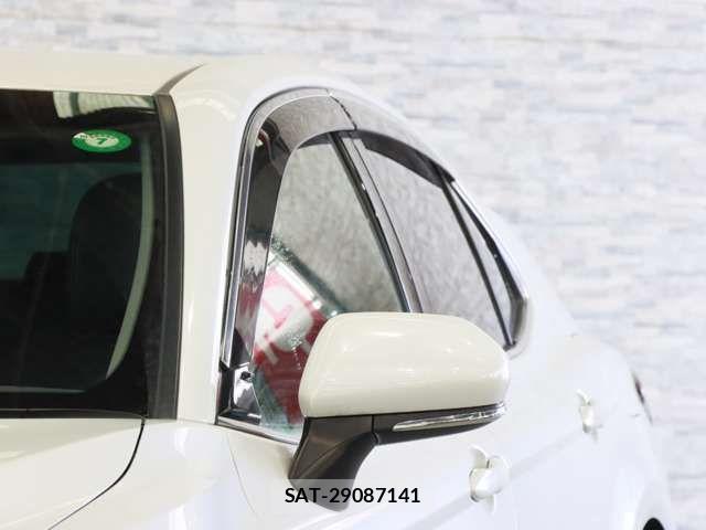 Toyota CAMRY HYBRID 2020-10 7215714-18