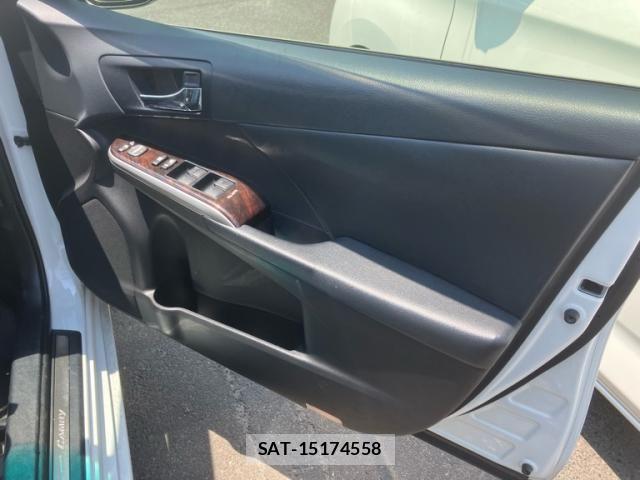 Toyota CAMRY HYBRID 2014-08 7215679-14