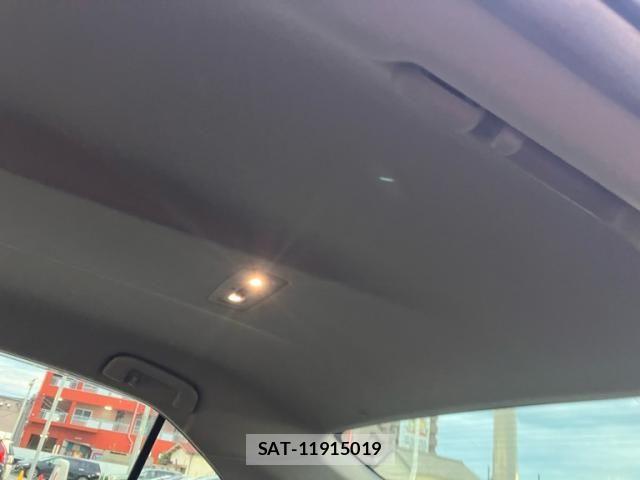 Toyota CAMRY HYBRID 2019-05 7249985-15