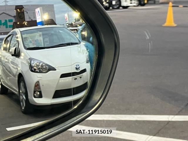 Toyota CAMRY HYBRID 2019-05 7249985-23