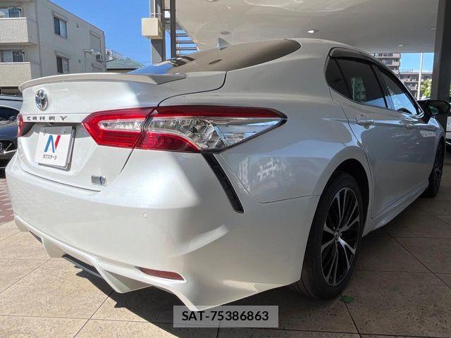 Toyota CAMRY HYBRID 2020-06 7271662-17
