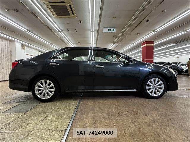Toyota CAMRY HYBRID 2012-01 7357081-15