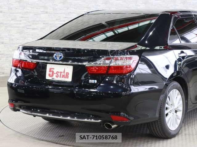 Toyota CAMRY HYBRID 2017-01 7357078-18