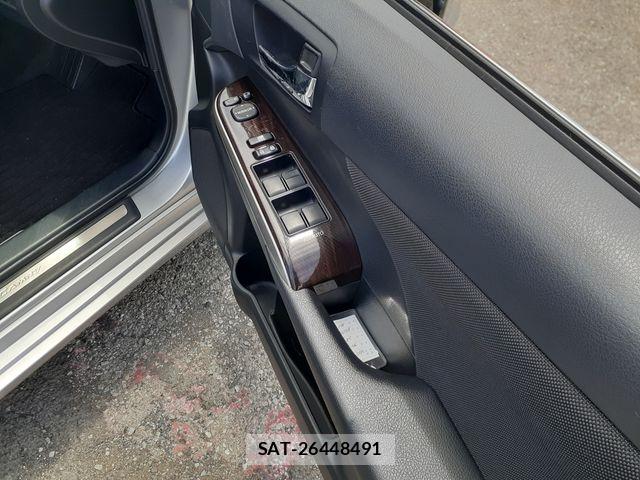 Toyota CAMRY HYBRID 2016-03 7357083-28