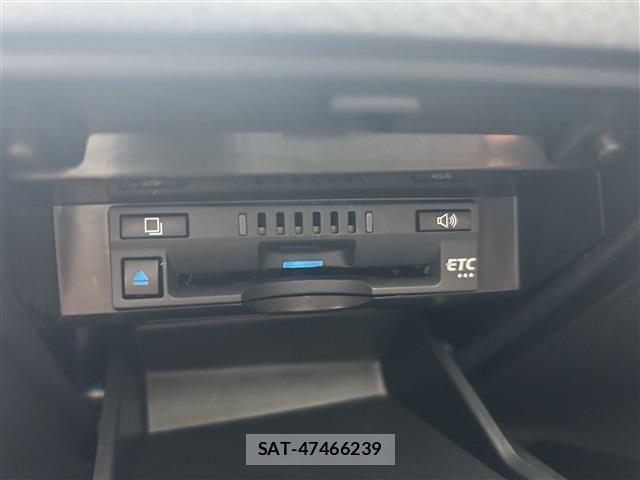 Toyota CAMRY HYBRID 2020-09 7453306-18