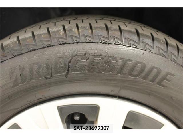 Toyota CAMRY HYBRID 2023-05 7561910-25