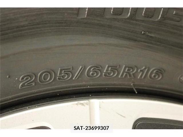 Toyota CAMRY HYBRID 2023-05 7561910-26