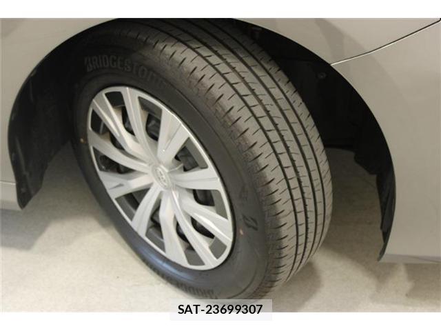 Toyota CAMRY HYBRID 2023-05 7561910-27