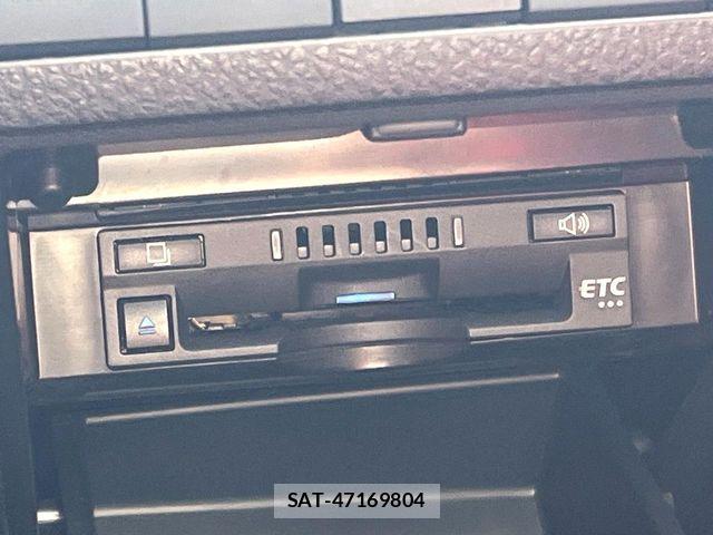 Toyota CAMRY HYBRID 2020-11 7615355-6