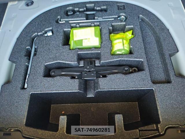 Toyota CAMRY HYBRID 2019-11 7615358-29