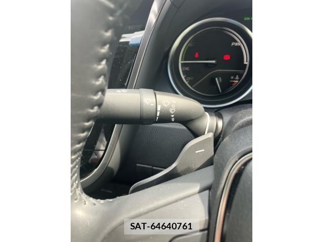 Toyota CAMRY HYBRID 2021-11 7615354-18