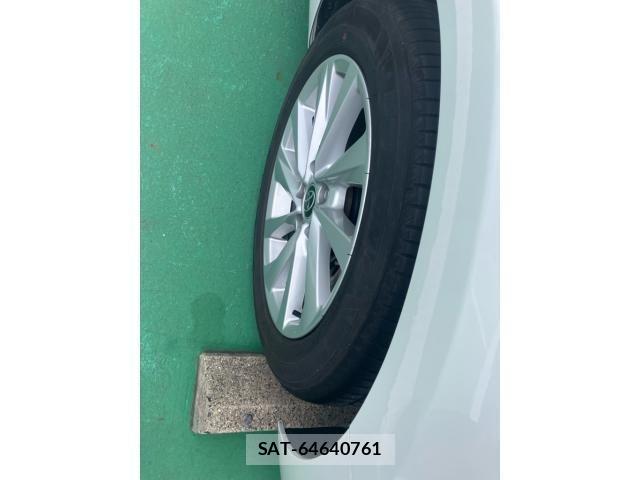 Toyota CAMRY HYBRID 2021-11 7615354-4