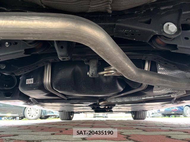 Toyota CAMRY HYBRID 2023-02 7615352-17
