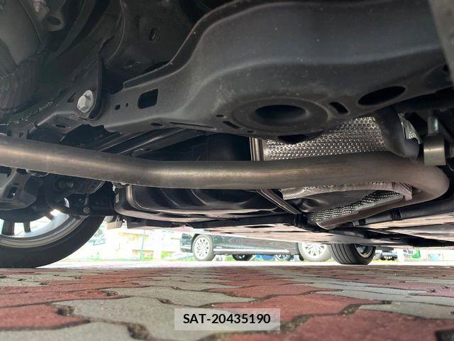 Toyota CAMRY HYBRID 2023-02 7615352-19