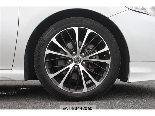 Toyota CAMRY HYBRID 2019-06 7783235-10